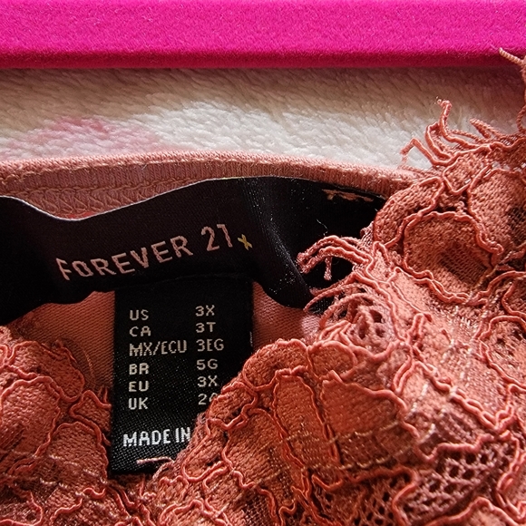 Forever21 lace bodysuit Size 3X Color: Blush - Picture 5 of 6